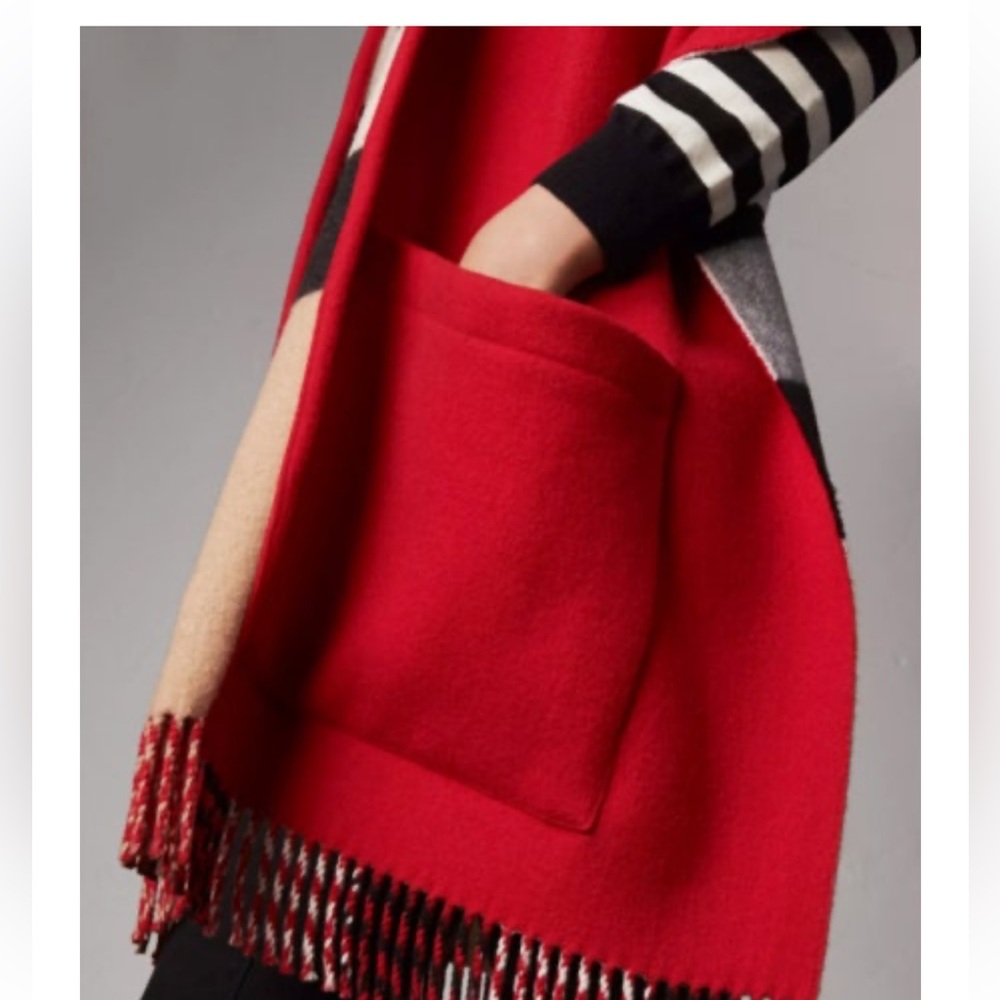 BURBERRY Check-lined Wool Cashmere Hooded Stole ‼️Sharing‼️ - Picture 4 of 4